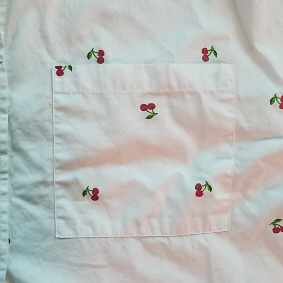 Forever 21 Cropped Top with Cherries (Sz Medium) - Picture 2 of 3